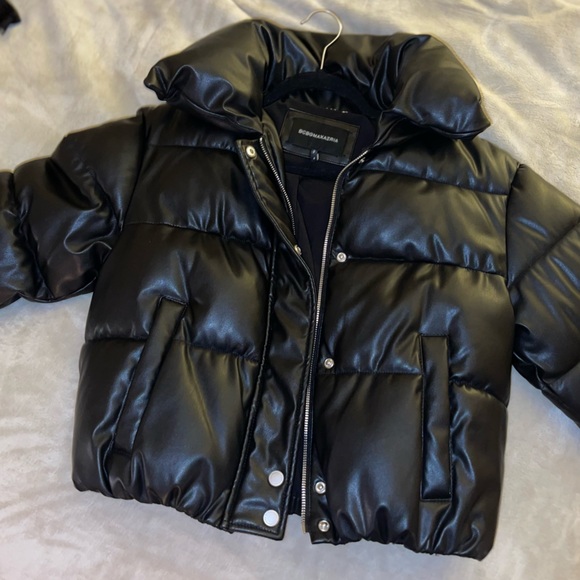 Black slightly cropped Puffer jacket - Picture 3 of 3